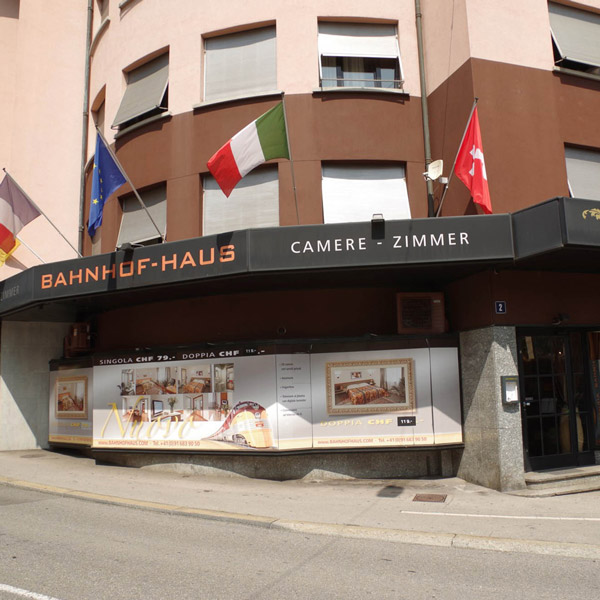 Bahnhof-Haus-Chiasso-home